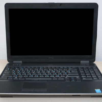 Dell  m2800